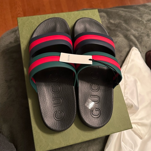 NEW WITH TAGS MEN’S Gucci Black and Red Men's Slides. Rubber Rubber. - Picture 6 of 6